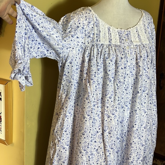 EILEEN WEST Size Large Cotton Flannel Long Nightgown Modest Soft Cozy Timeless - Picture 2 of 15